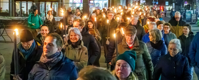 6000 jaar Tiel Lichtlijnen performance 10
